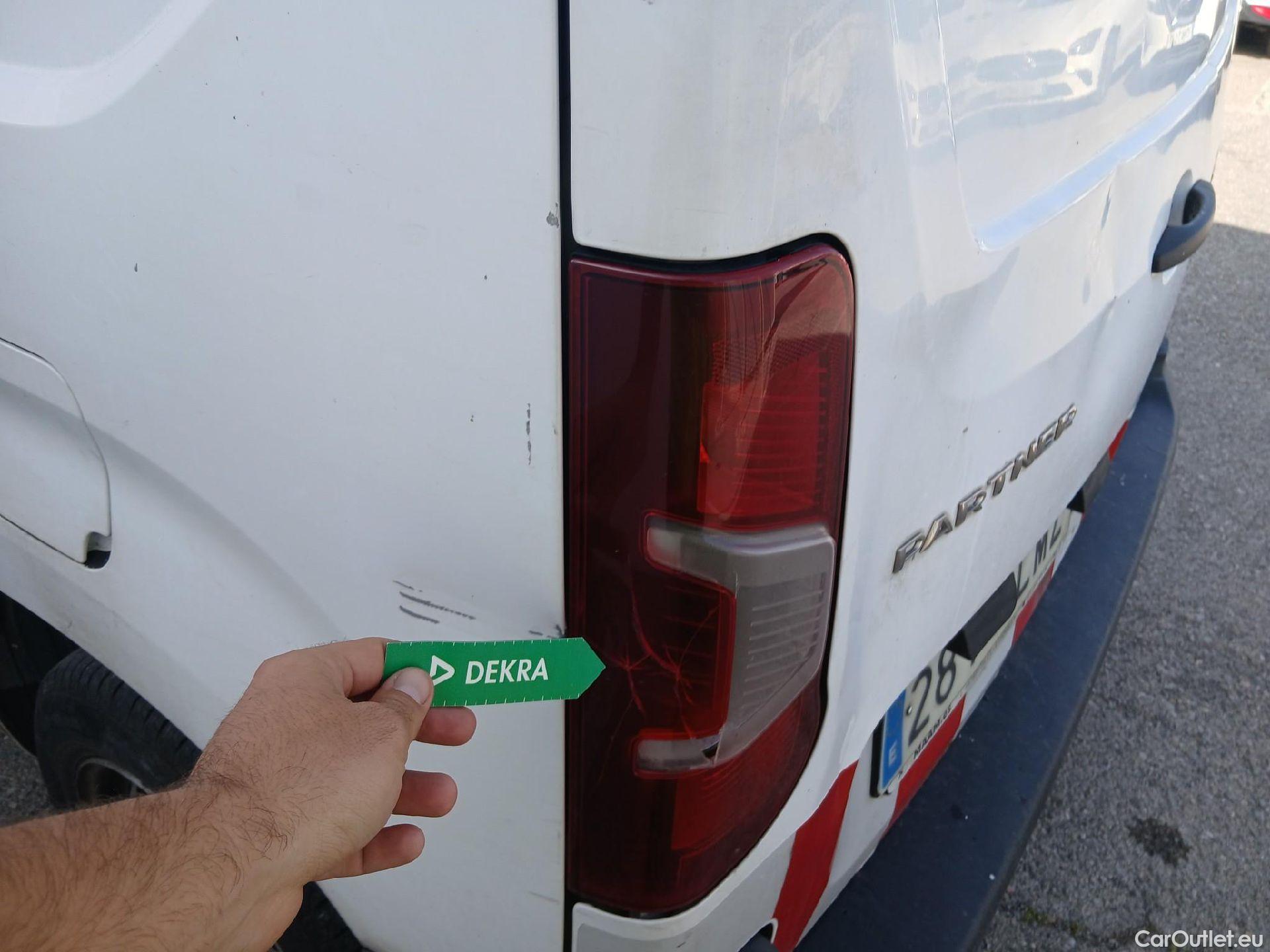  Peugeot  Partner PEUGEOT  / 2018 / 3P / furgón derivado de turismo Pro Standard 600kg BlueHDi 73kW (AC) #23
