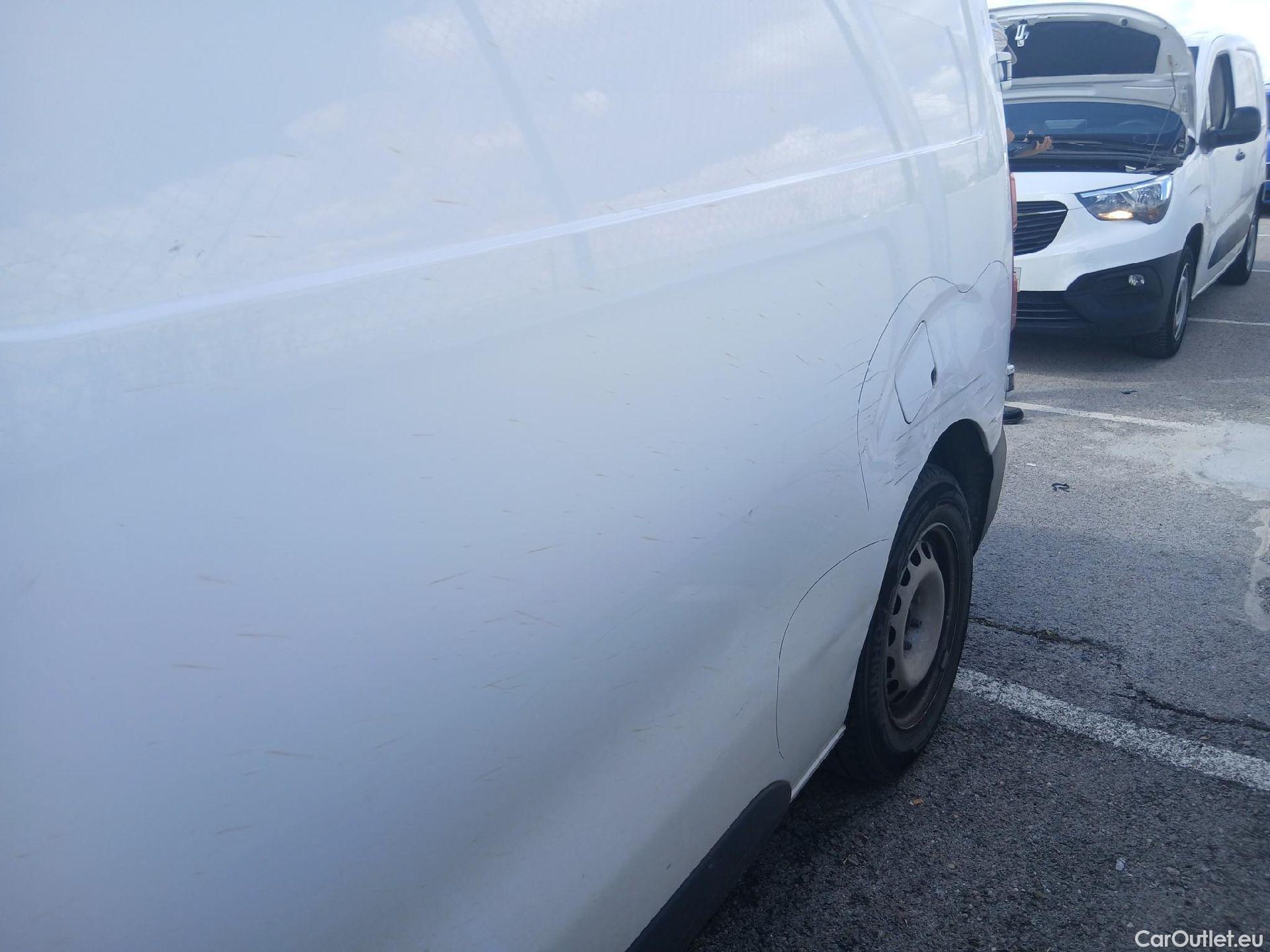  Opel  Vivaro OPEL  / 2019 / 4P / furgón 1.5 Diésel 74kW (100CV) M Std Express #16