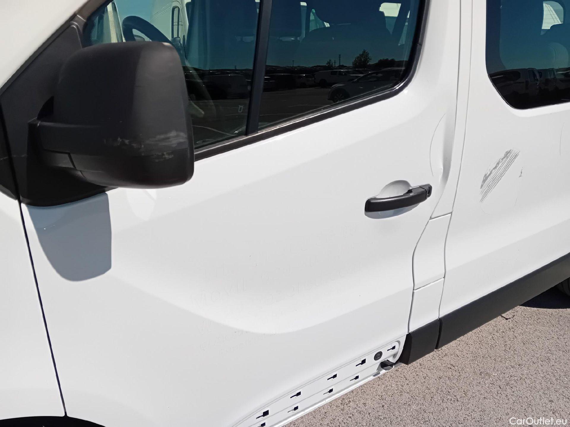  Renault  Trafic RENAULT  / 2019 / 4P / combi Combi 9 Energy Blue dCi 88 kW (120 CV) #37