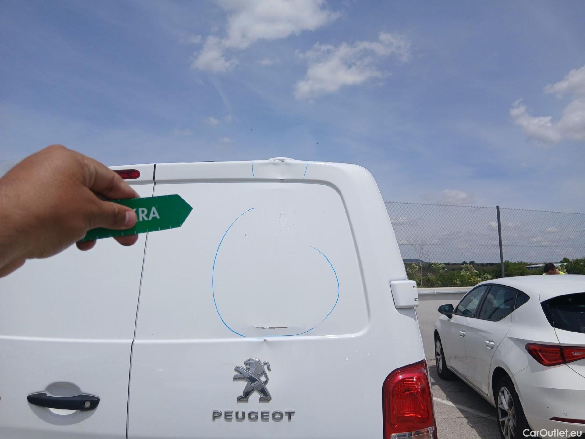  Peugeot  Expert PEUGEOT  / 2016 / 4P / furgón Furgón Pro 1.5 BlueHDi 120 Standard #28