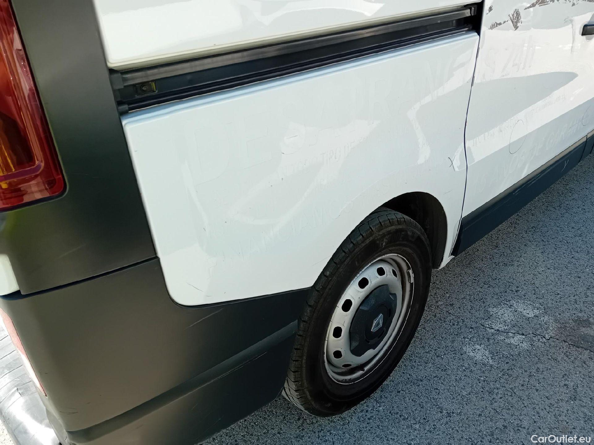  Renault  Trafic RENAULT  / 2019 / 4P / combi Combi 9 Energy Blue dCi 88 kW (120 CV) #54