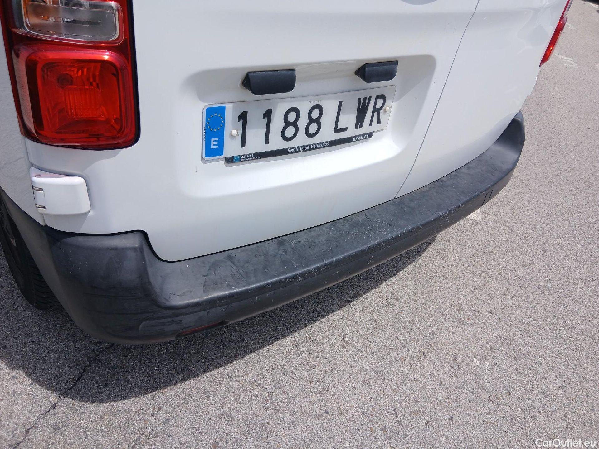  Peugeot  Expert PEUGEOT  / 2016 / 4P / furgón Furgón Pro 1.5 BlueHDi 120 Standard #26