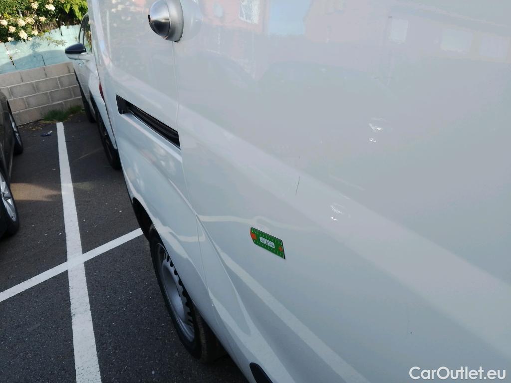  Fiat  Doblo FIAT Doblò Cargo/2015/4P/furgón derivado de turismo Cargo Maxi Base Plus 1.4 Tjet 89kW GNC #10