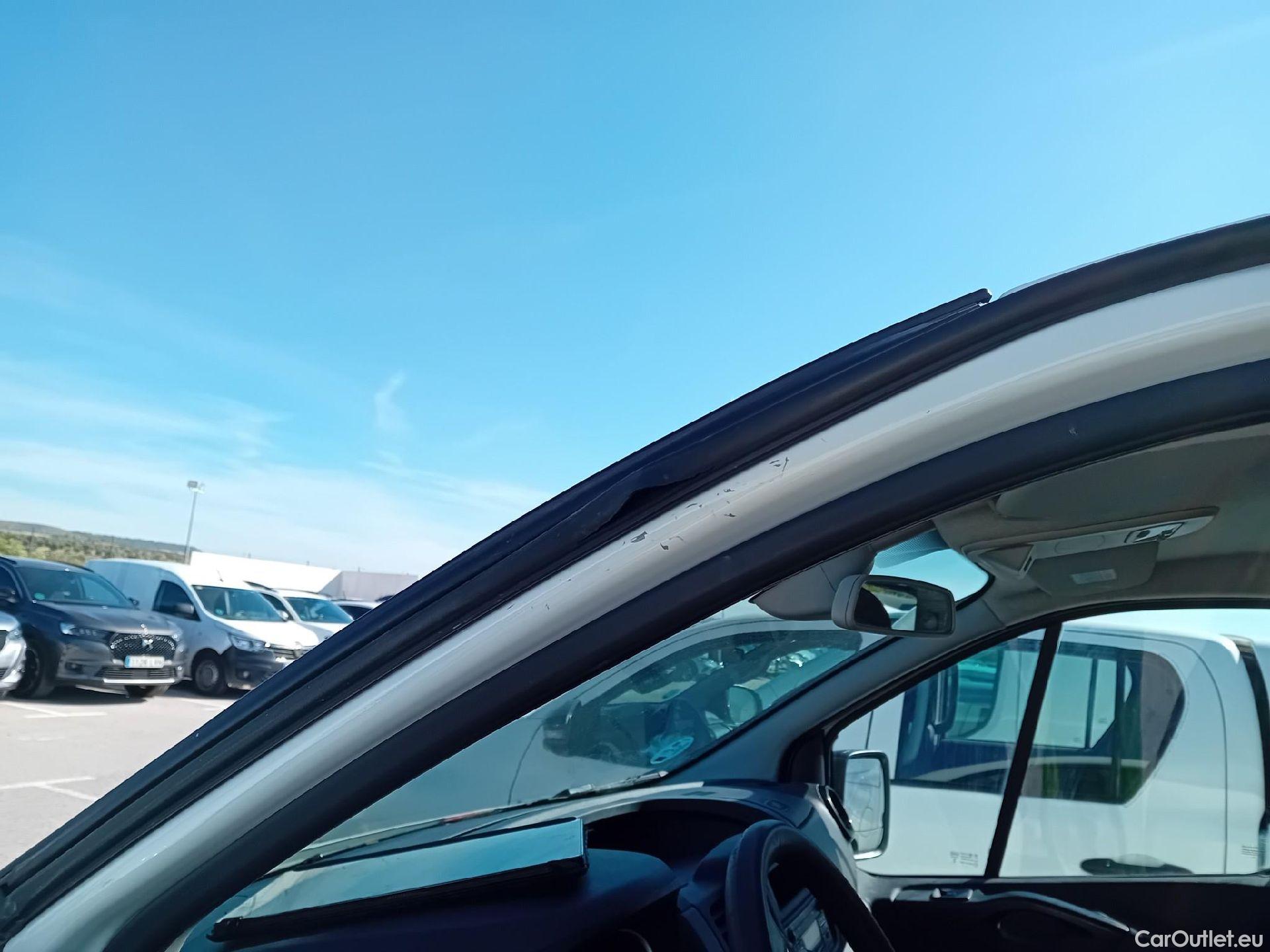  Renault  Trafic RENAULT  / 2019 / 4P / combi Combi 9 Energy Blue dCi 88 kW (120 CV) #2