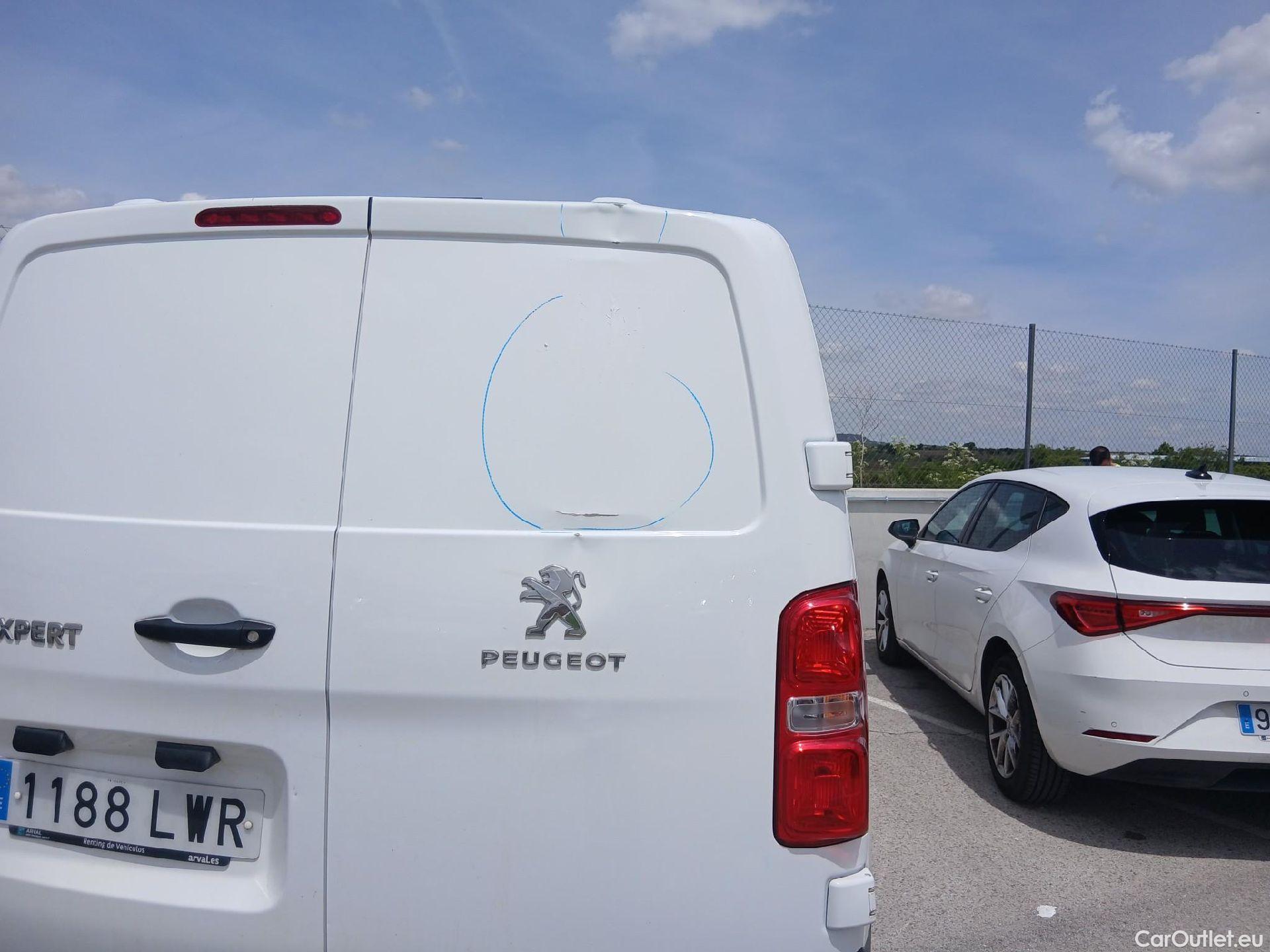 Peugeot  Expert PEUGEOT  / 2016 / 4P / furgón Furgón Pro 1.5 BlueHDi 120 Standard #29