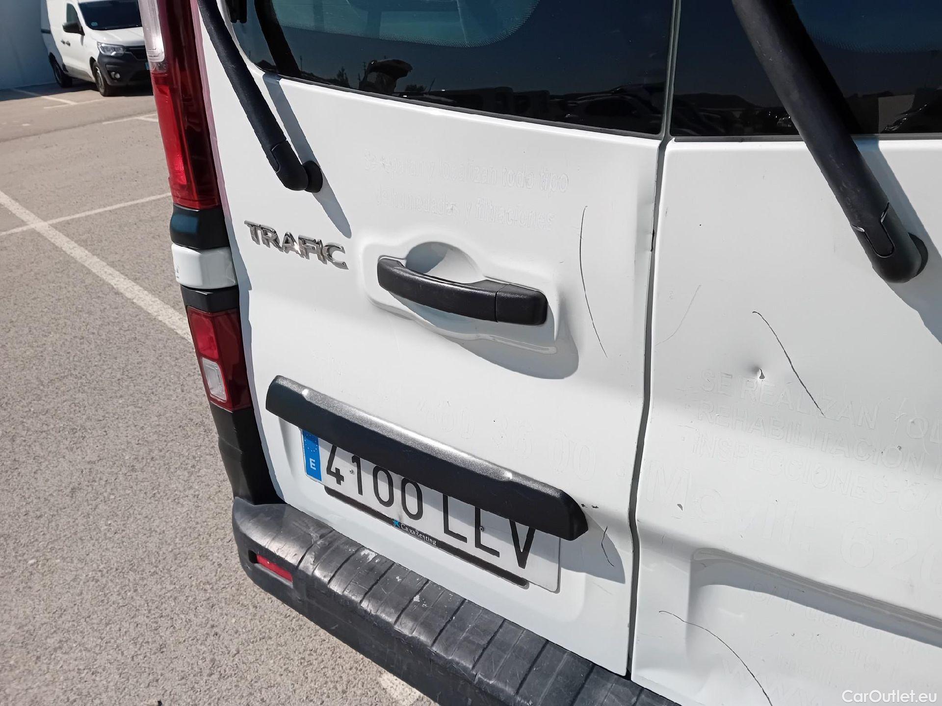  Renault  Trafic RENAULT  / 2019 / 4P / combi Combi 9 Energy Blue dCi 88 kW (120 CV) #45