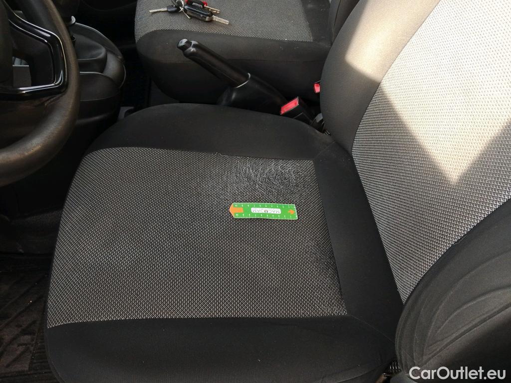  Fiat  Doblo FIAT Doblò Cargo/2015/4P/furgón derivado de turismo Cargo Maxi Base Plus 1.4 Tjet 89kW GNC #23
