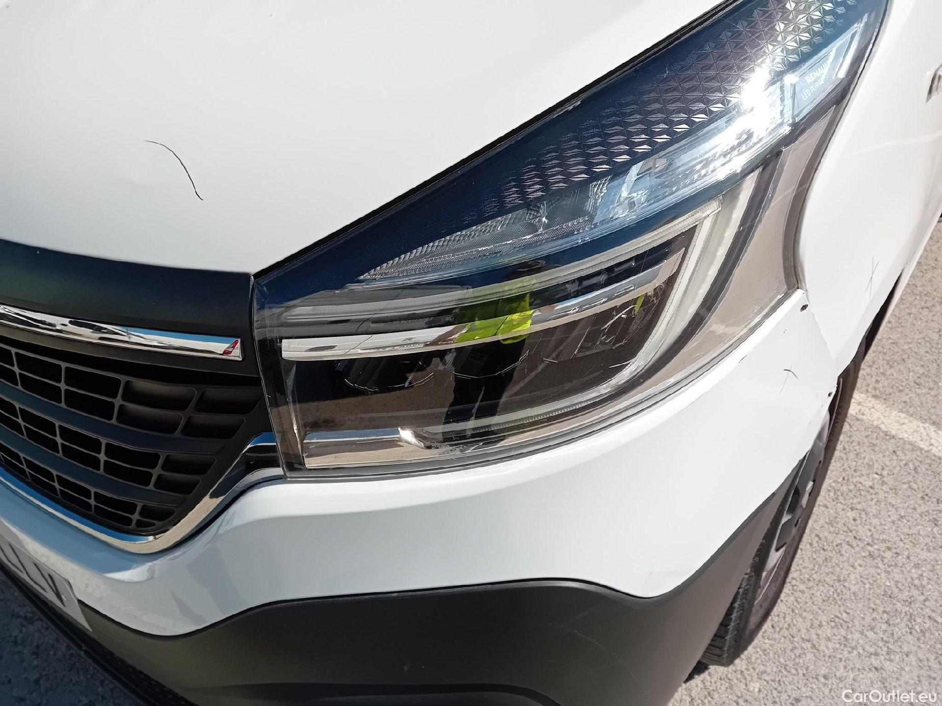  Renault  Trafic RENAULT  / 2019 / 4P / combi Combi 9 Energy Blue dCi 88 kW (120 CV) #33