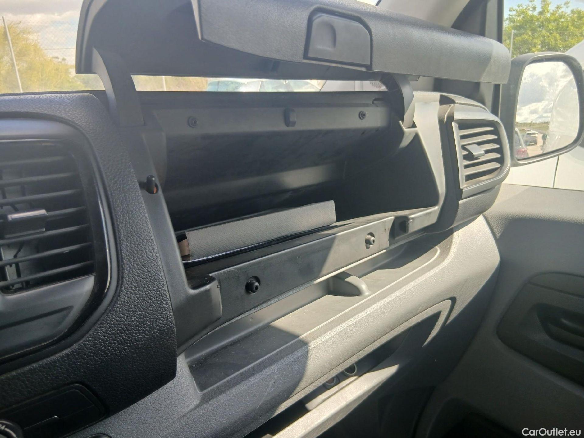  Opel  Vivaro OPEL  / 2019 / 4P / furgón 1.5 Diésel 74kW (100CV) M Std Express #1