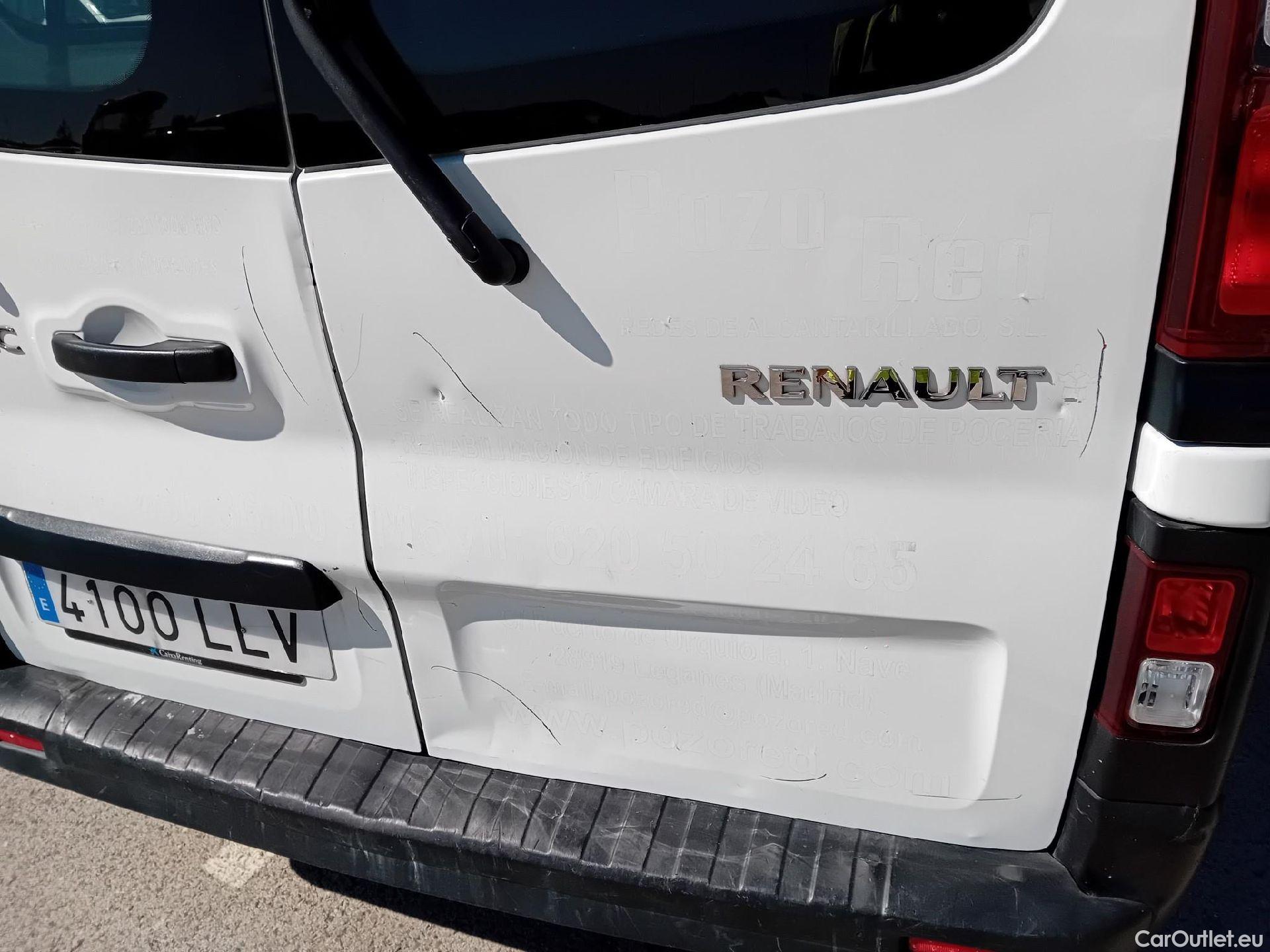  Renault  Trafic RENAULT  / 2019 / 4P / combi Combi 9 Energy Blue dCi 88 kW (120 CV) #47