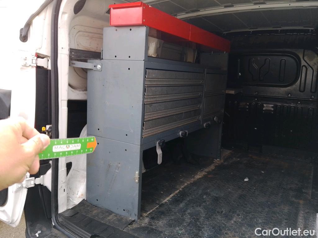  Fiat  Doblo FIAT Doblò Cargo/2015/4P/furgón derivado de turismo Cargo Maxi Base Plus 1.4 Tjet 89kW GNC #40