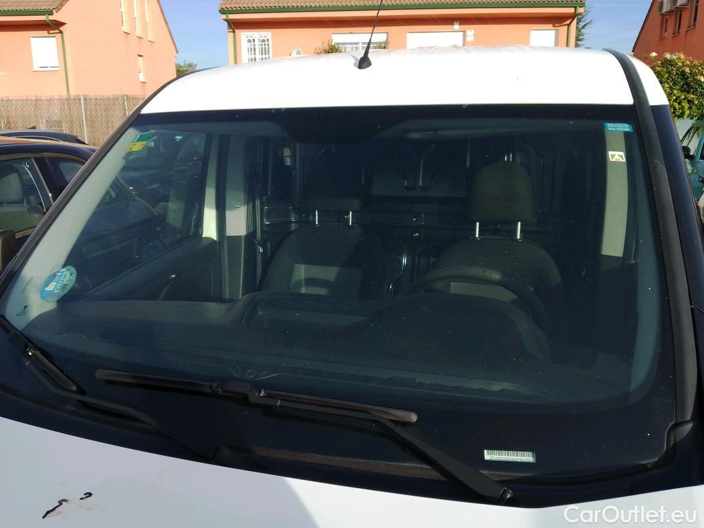  Fiat  Doblo FIAT Doblò Cargo/2015/4P/furgón derivado de turismo Cargo Maxi Base Plus 1.4 Tjet 89kW GNC #27