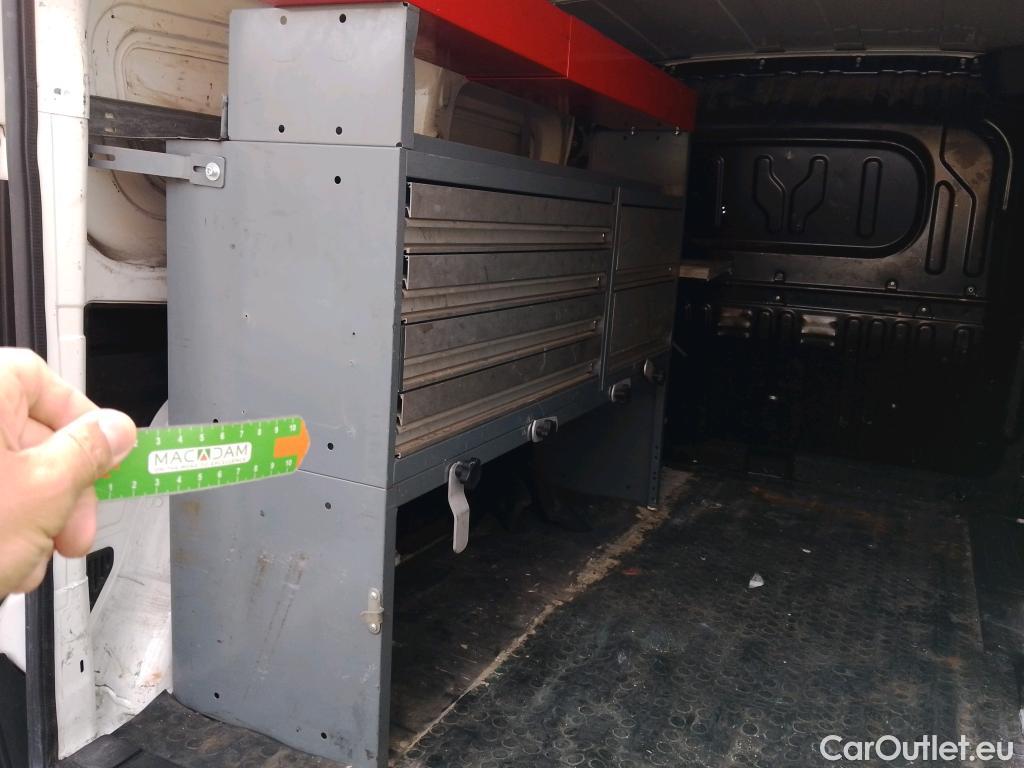  Fiat  Doblo FIAT Doblò Cargo/2015/4P/furgón derivado de turismo Cargo Maxi Base Plus 1.4 Tjet 89kW GNC #41