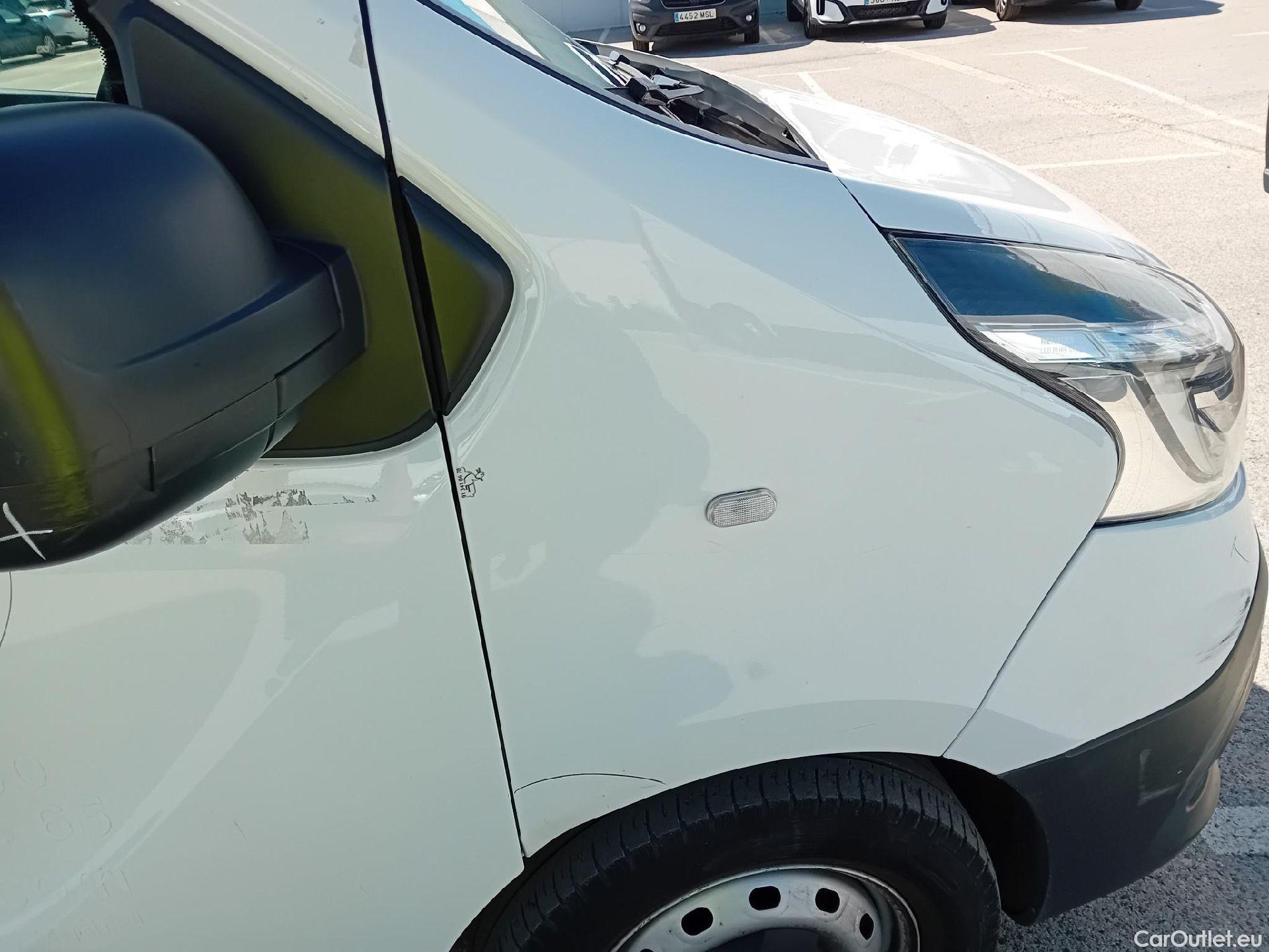 Renault  Trafic RENAULT  / 2019 / 4P / combi Combi 9 Energy Blue dCi 88 kW (120 CV) #71