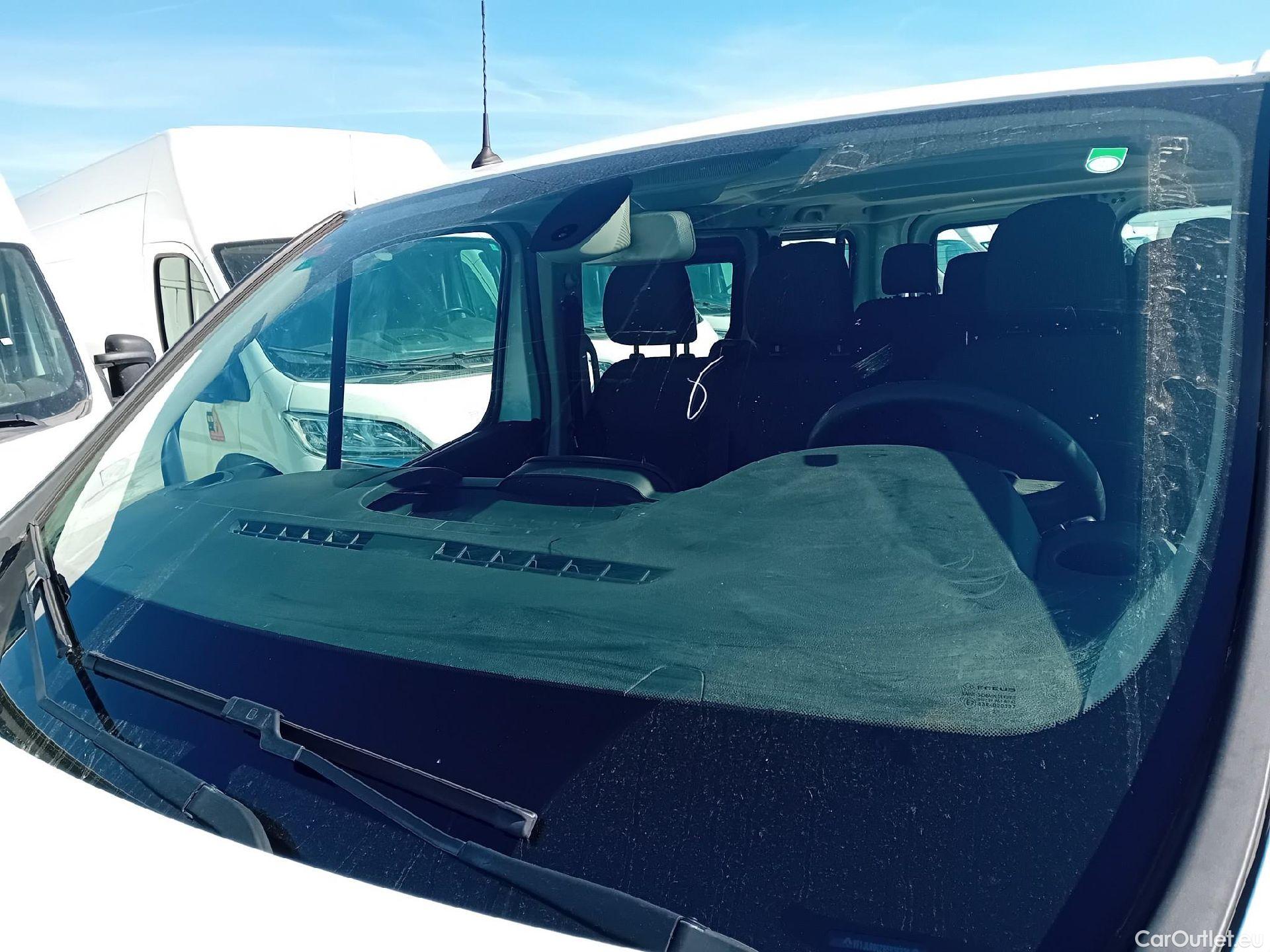  Renault  Trafic RENAULT  / 2019 / 4P / combi Combi 9 Energy Blue dCi 88 kW (120 CV) #25