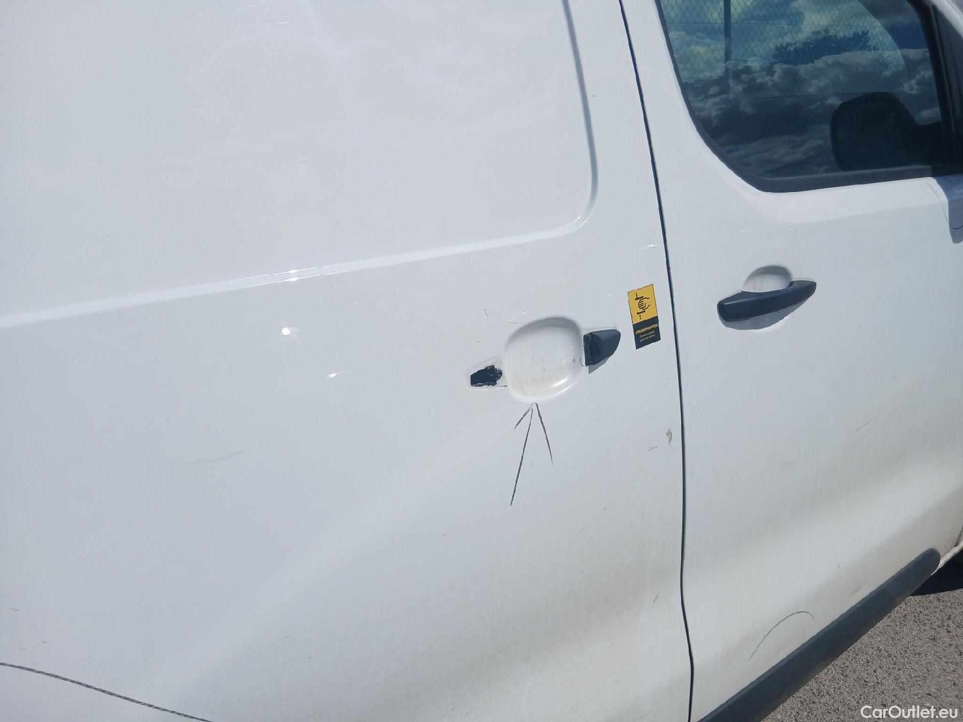  Opel  Vivaro OPEL  / 2019 / 4P / furgón 1.5 Diésel 74kW (100CV) M Std Express #47
