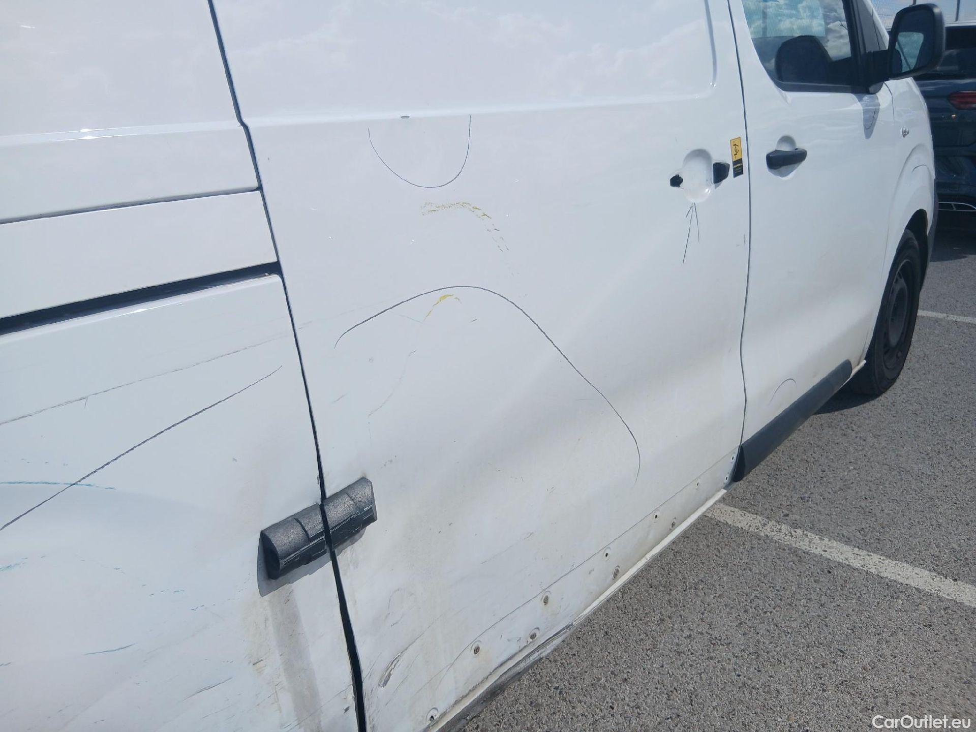  Opel  Vivaro OPEL  / 2019 / 4P / furgón 1.5 Diésel 74kW (100CV) M Std Express #27