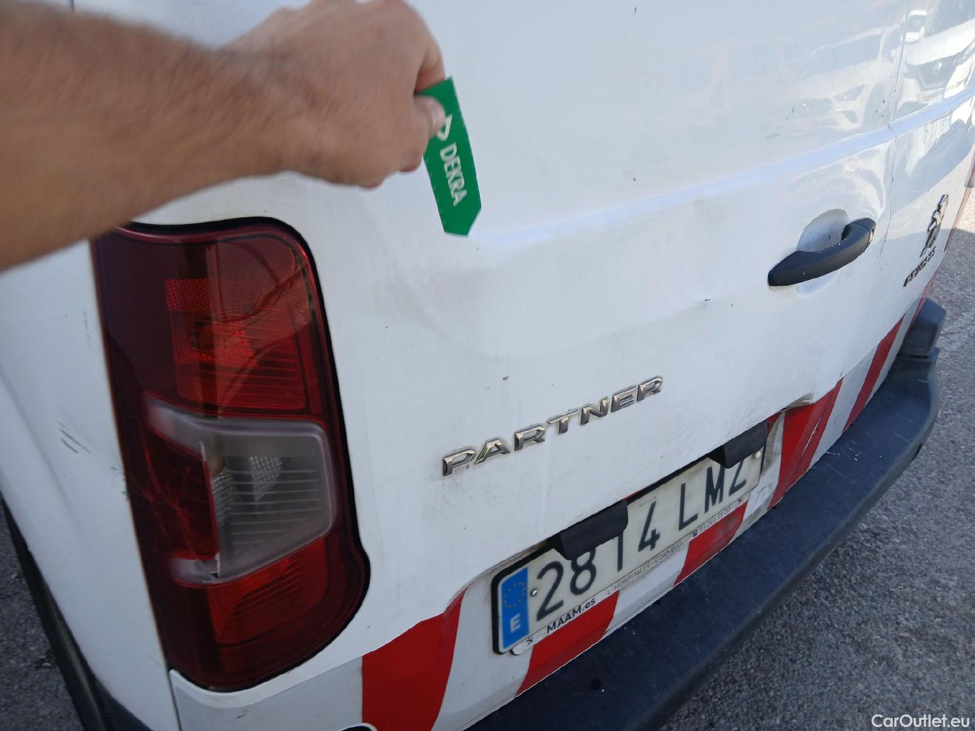  Peugeot  Partner PEUGEOT  / 2018 / 3P / furgón derivado de turismo Pro Standard 600kg BlueHDi 73kW (AC) #26