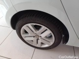  Renault  Clio RENAULT  / 2019 / 5P / BERLINA 1.0 TCE 66KW BUSINESS #75