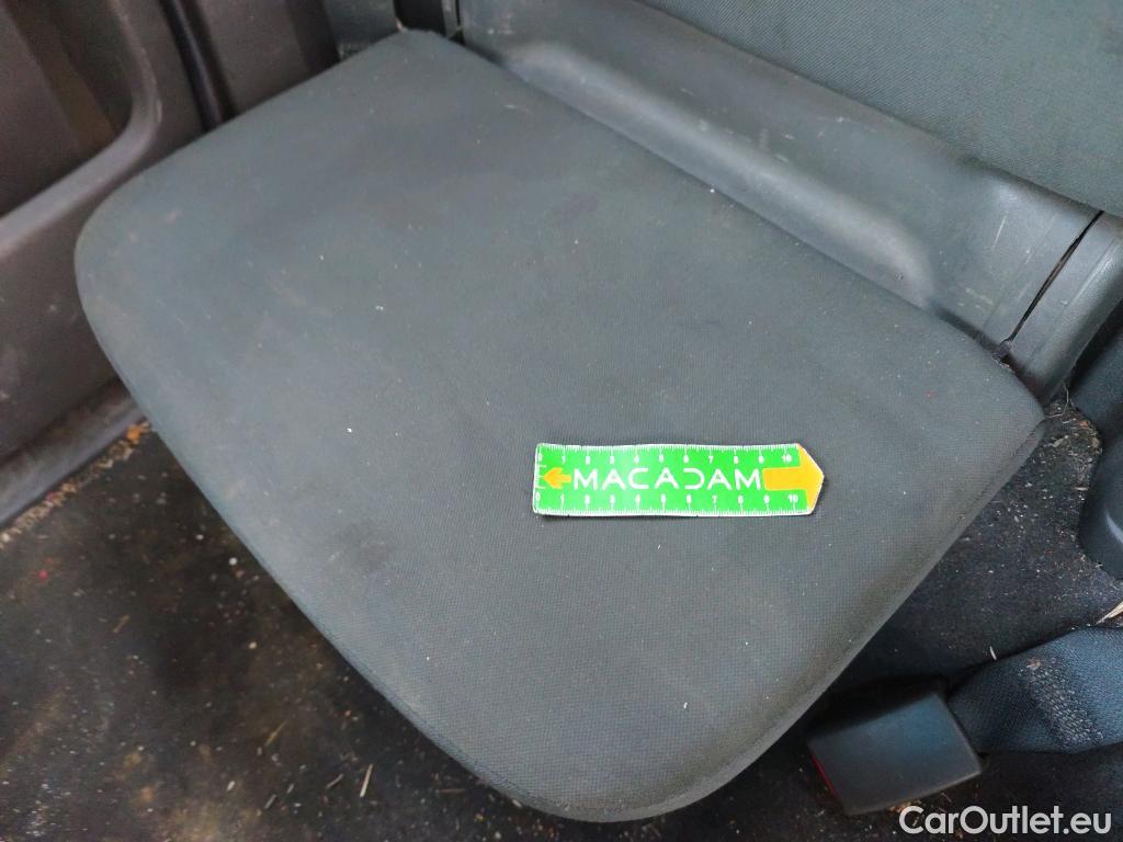  Nissan  Navara NISSAN  VU 4p Pick-up King-Cab 2.5 dCi 1144ch 4x4 XE #65