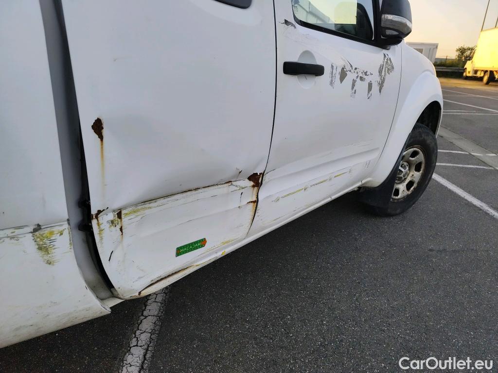  Nissan  Navara NISSAN  VU 4p Pick-up King-Cab 2.5 dCi 1144ch 4x4 XE #24