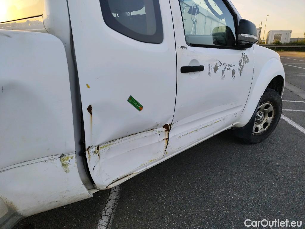  Nissan  Navara NISSAN  VU 4p Pick-up King-Cab 2.5 dCi 1144ch 4x4 XE #8