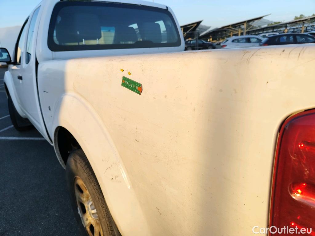  Nissan  Navara NISSAN  VU 4p Pick-up King-Cab 2.5 dCi 1144ch 4x4 XE #14