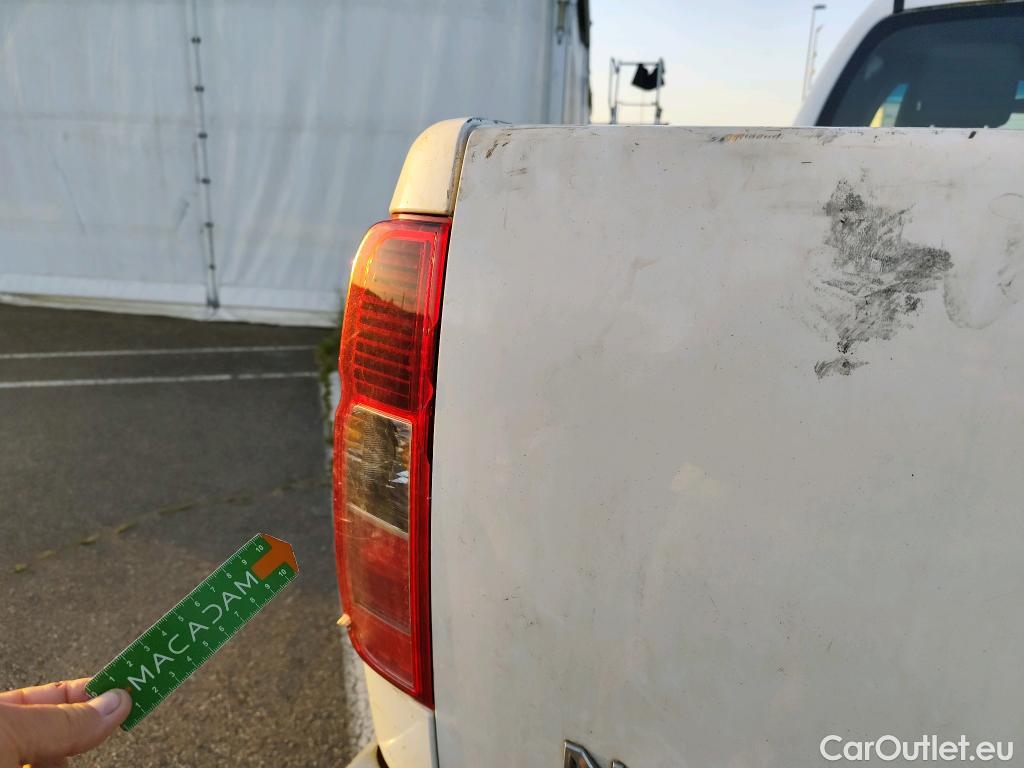  Nissan  Navara NISSAN  VU 4p Pick-up King-Cab 2.5 dCi 1144ch 4x4 XE #34