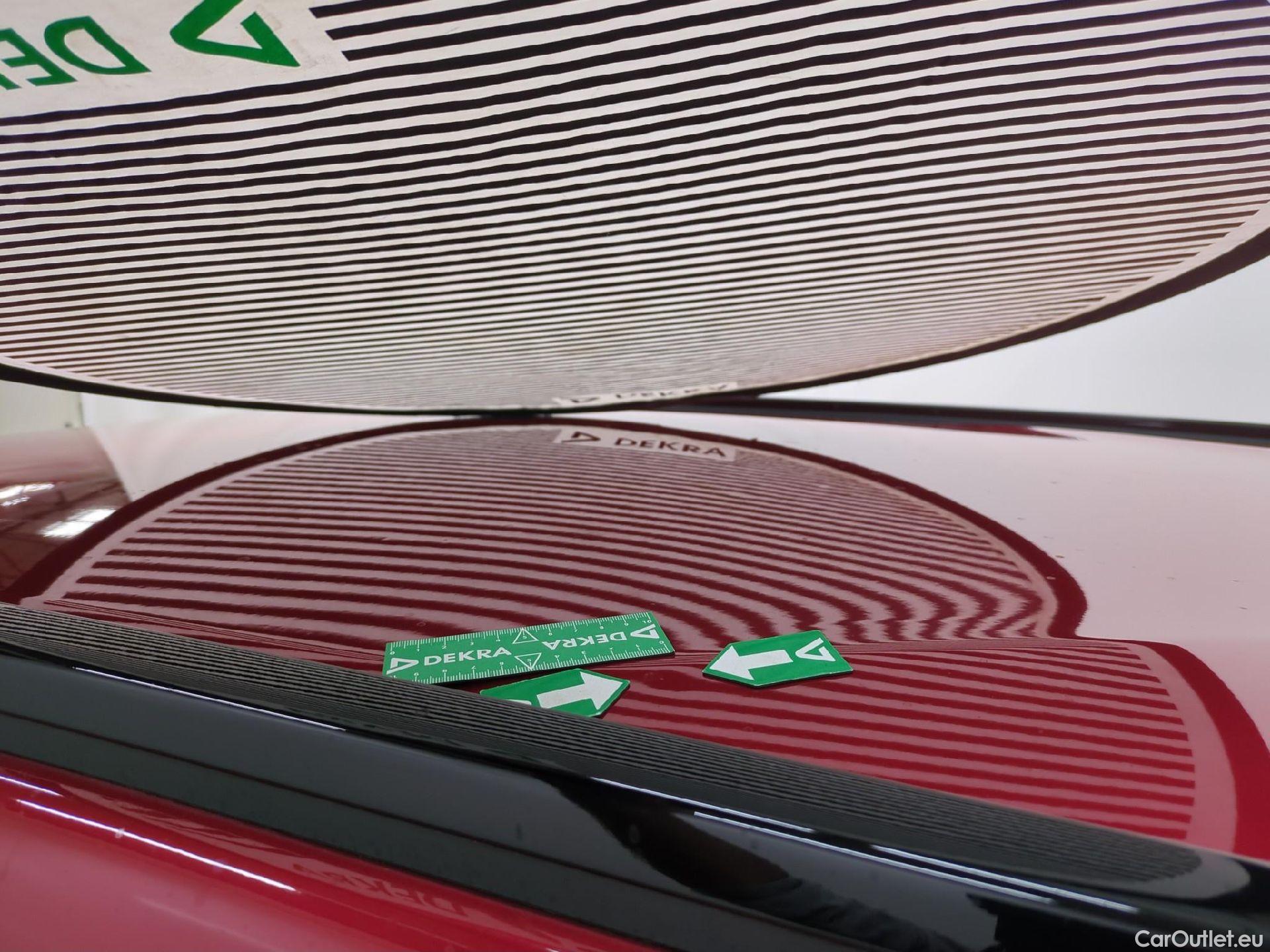  Peugeot  2008  Allure Pack 1.5 HDi 130CV BVA8 E6d #36