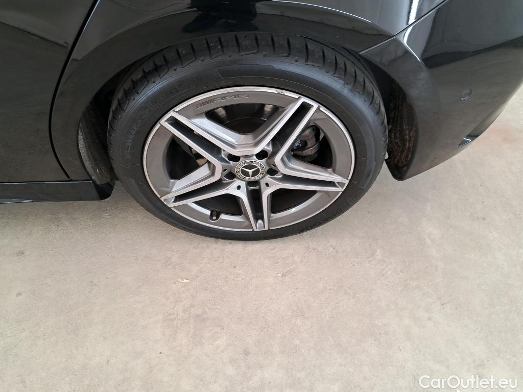  Mercedes  A-Klasse MERCEDES-BENZ Classe A 5p Berline A 200 AMG Line 7G-DCT #13