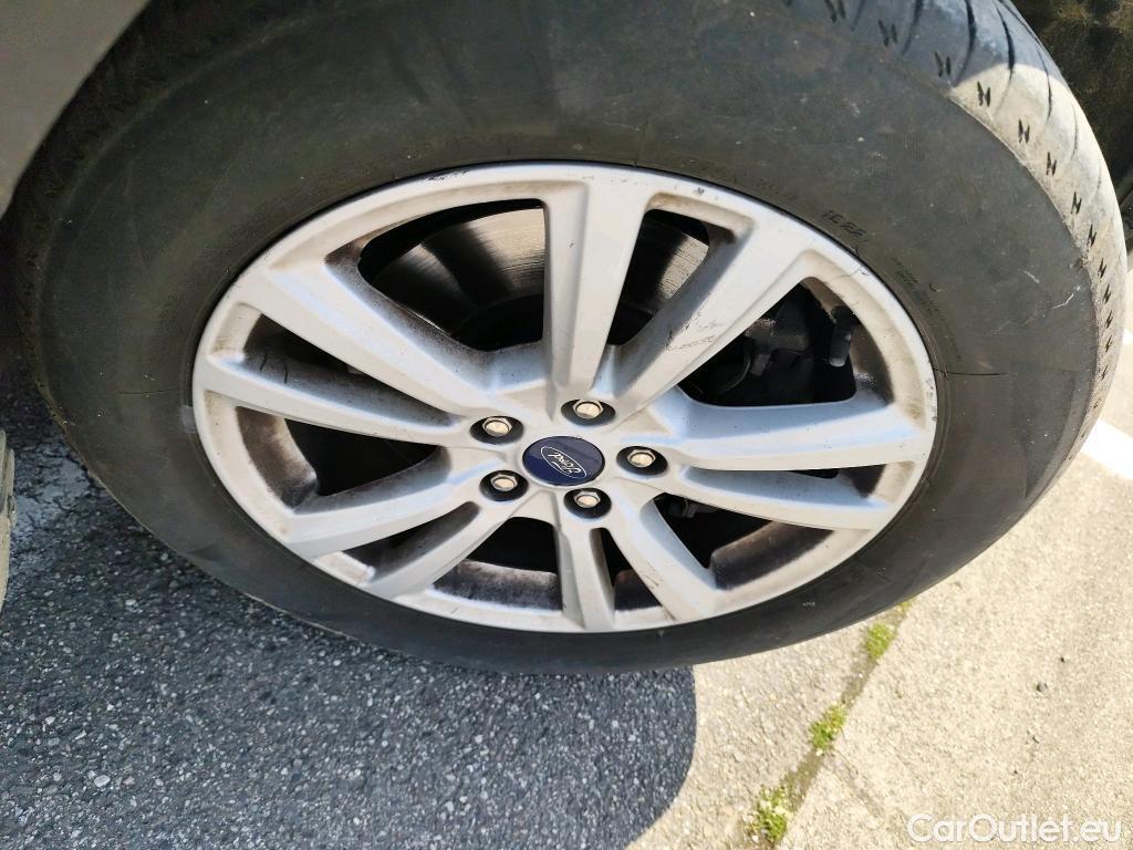  Ford  Kuga  Titanium 1.5 TDCi 120CV BVM6 E6 #41