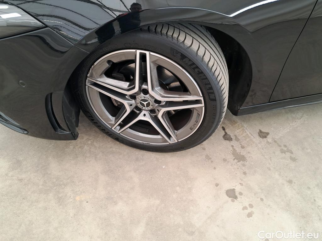  Mercedes  A-Klasse MERCEDES-BENZ Classe A 5p Berline A 200 AMG Line 7G-DCT #16
