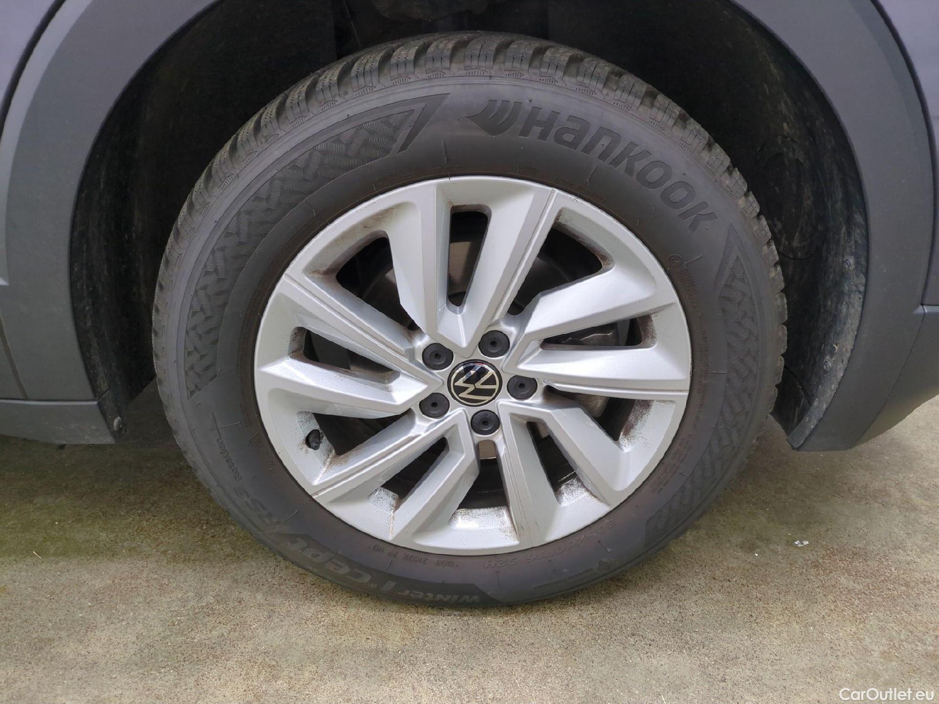  Volkswagen  T-CROSS VOLKSWAGEN  / 2018 / 5P / SUV 1.0 TSI 110ch DSG Life Plus #8
