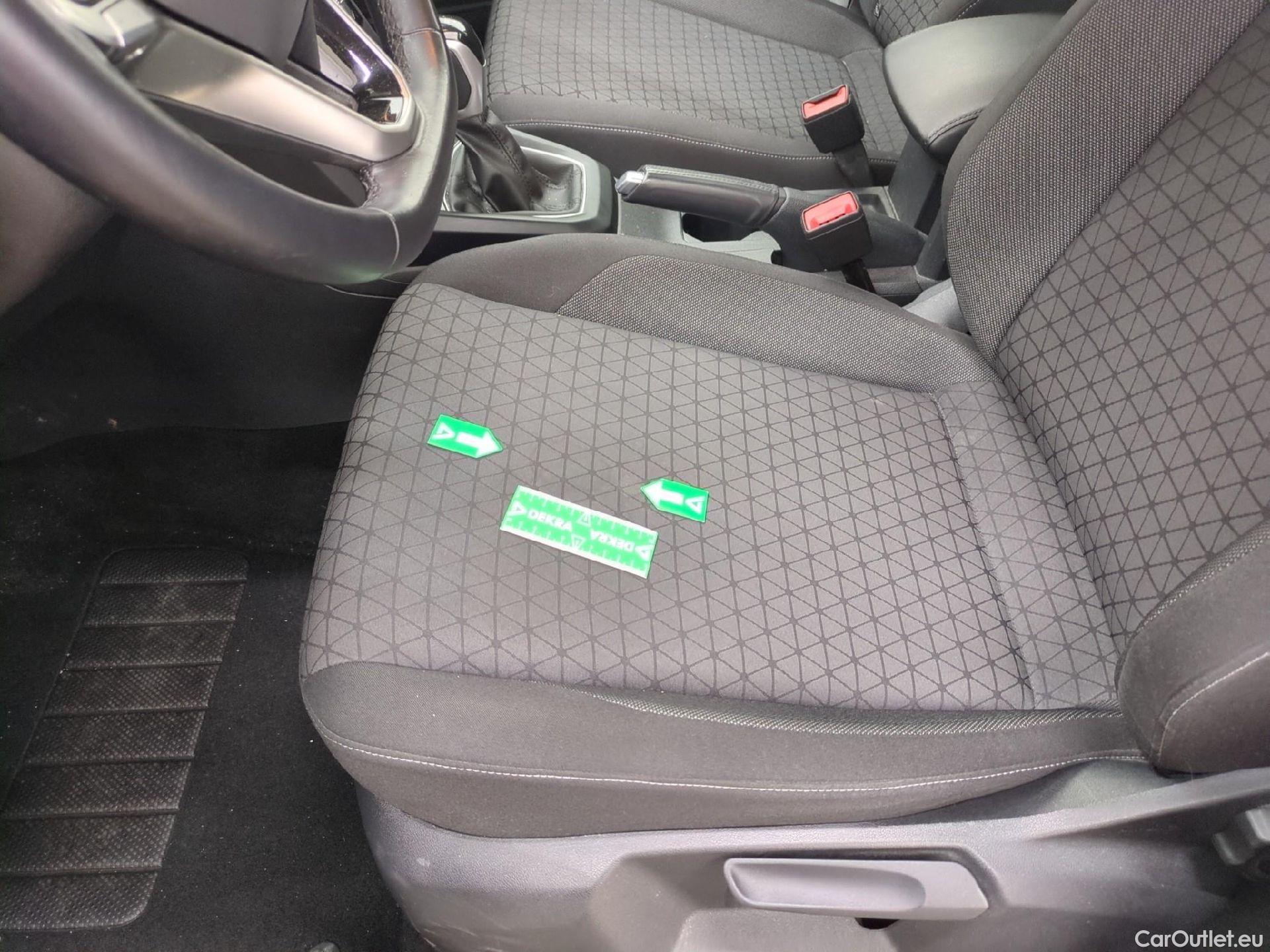  Volkswagen  T-CROSS VOLKSWAGEN  / 2018 / 5P / SUV 1.0 TSI 110ch DSG Life Plus #2