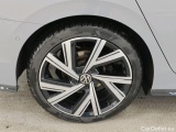  Volkswagen  Golf  Volkswagen Variant 1.5 eTSI 110kW DSG R-Line 5d #17