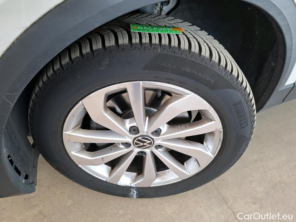  Volkswagen  T-ROC VOLKSWAGEN  / 2021 / 5P / SUV 2.0 TDI 150 STYLE DSG7 #1