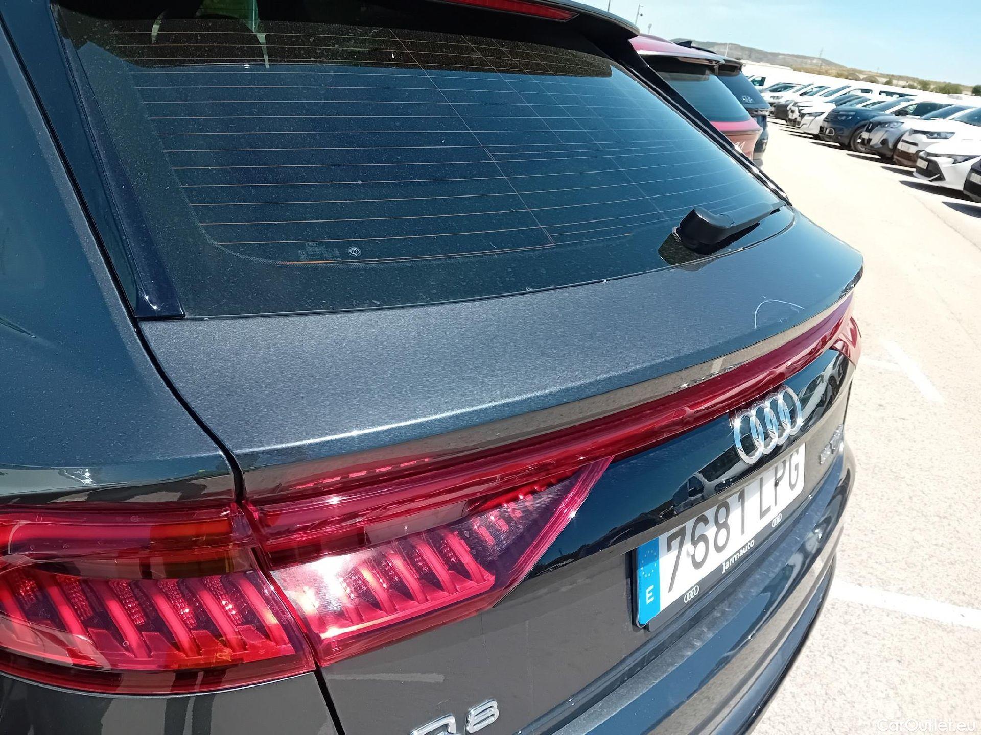  Audi  Q8 AUDI  / 2018 / 5P / todoterreno 55 TFSIe S Line 280kW quattro tiptronic #31