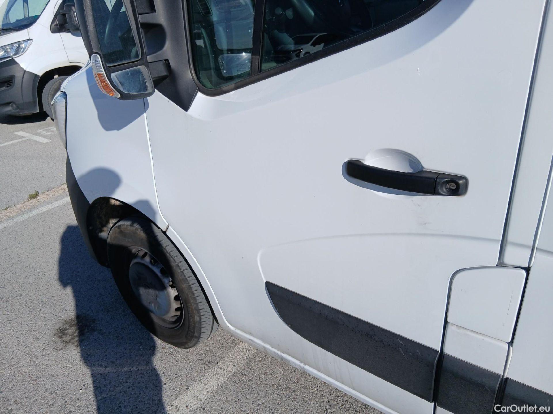  Renault  Master RENAULT  / 2019 / 4P / furgón Furgón T L2H2 3500 Bl dCi 100kW (135CV) #9