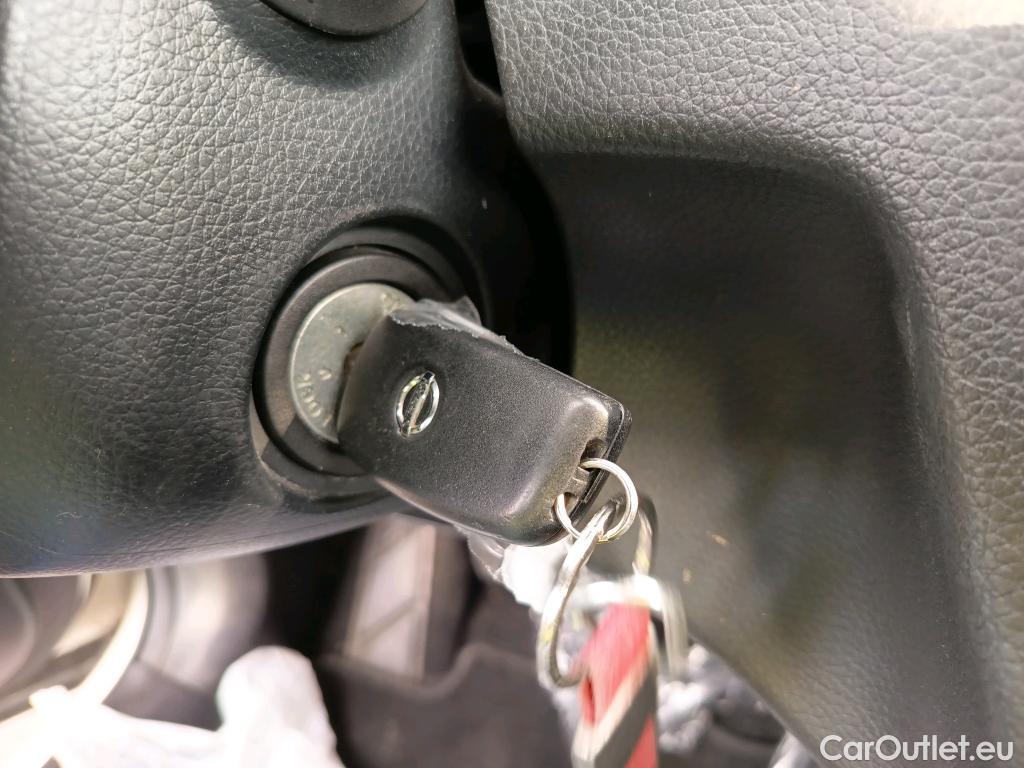  Nissan  Qashqai NISSAN  DIG-T 140 CV E6D ACENTA #1
