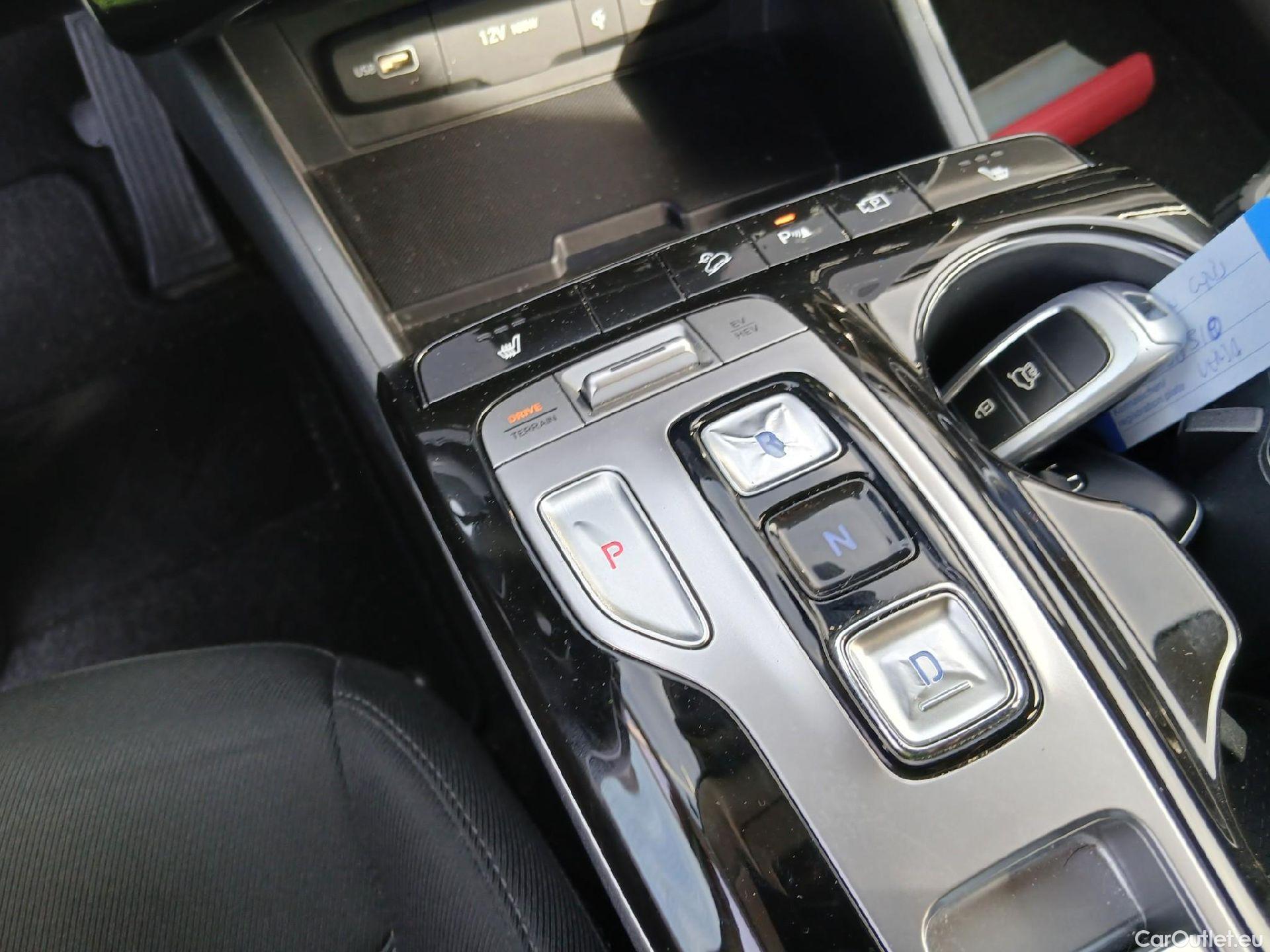  Hyundai  Tucson HYUNDAI  1.6 TGDI PHEV 265 CV Tecno Sky Auto 4x4 #3