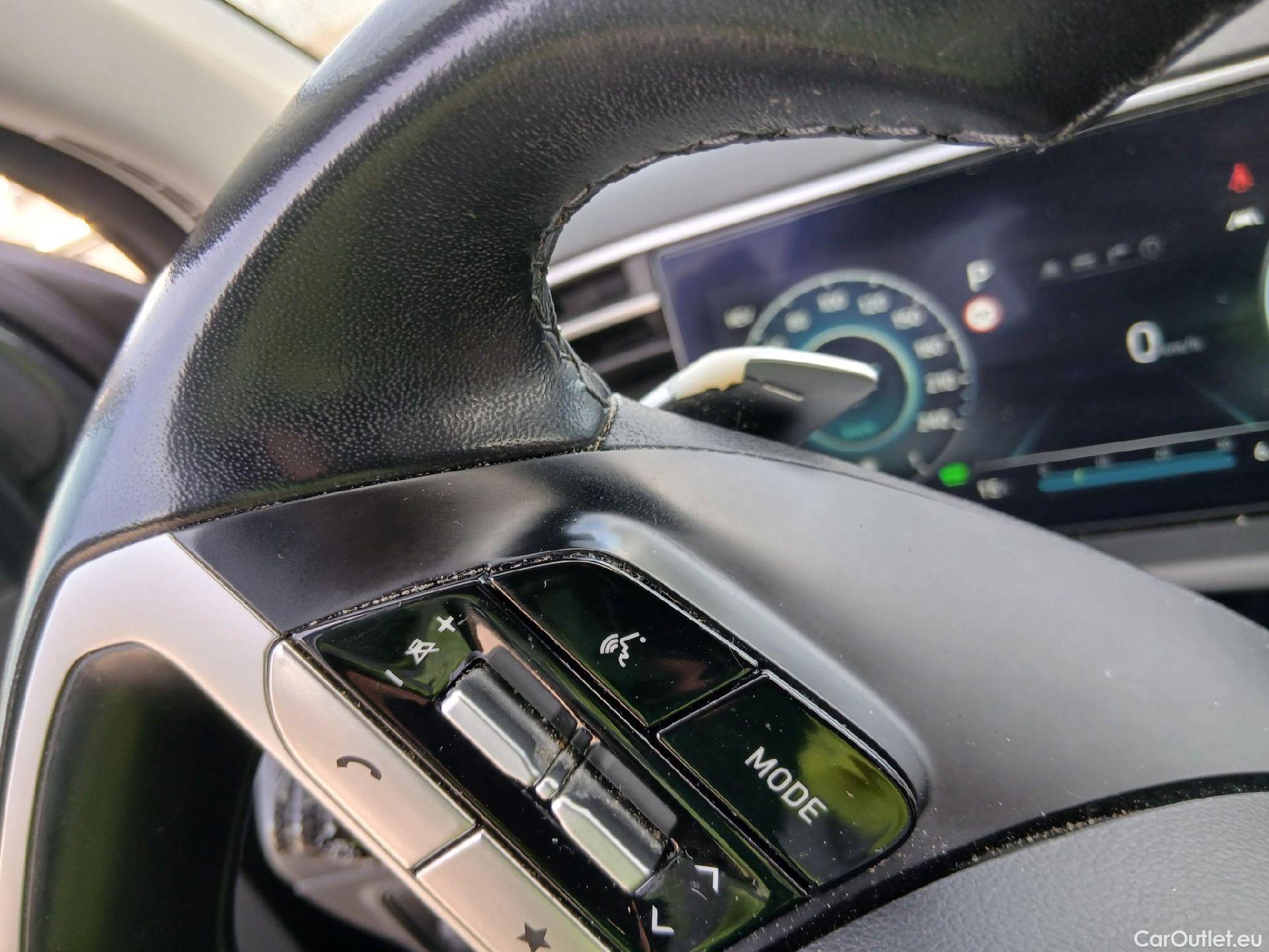  Hyundai  Tucson HYUNDAI  1.6 TGDI PHEV 265 CV Tecno Sky Auto 4x4 #2