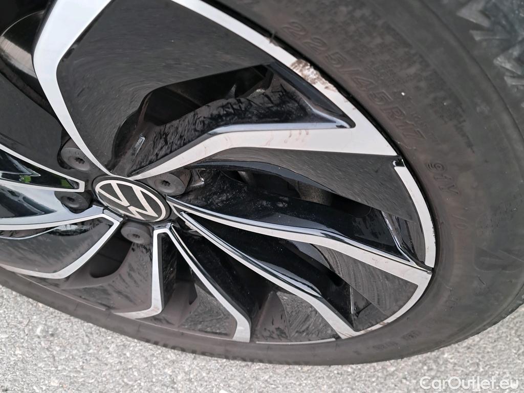  Volkswagen  Golf  VOLKSWAGEN Life 1.5 eTSI 130 CV  #22