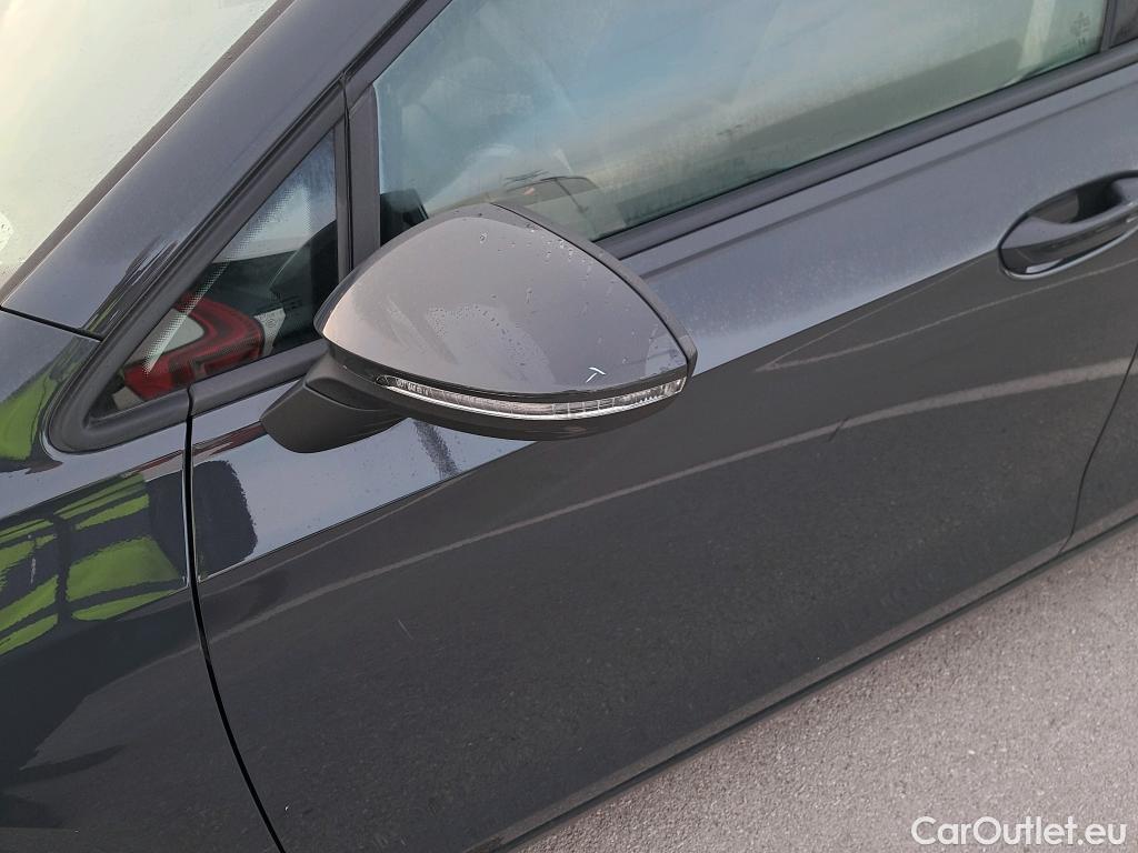  Volkswagen  Golf  VOLKSWAGEN Life 1.5 eTSI 130 CV  #15