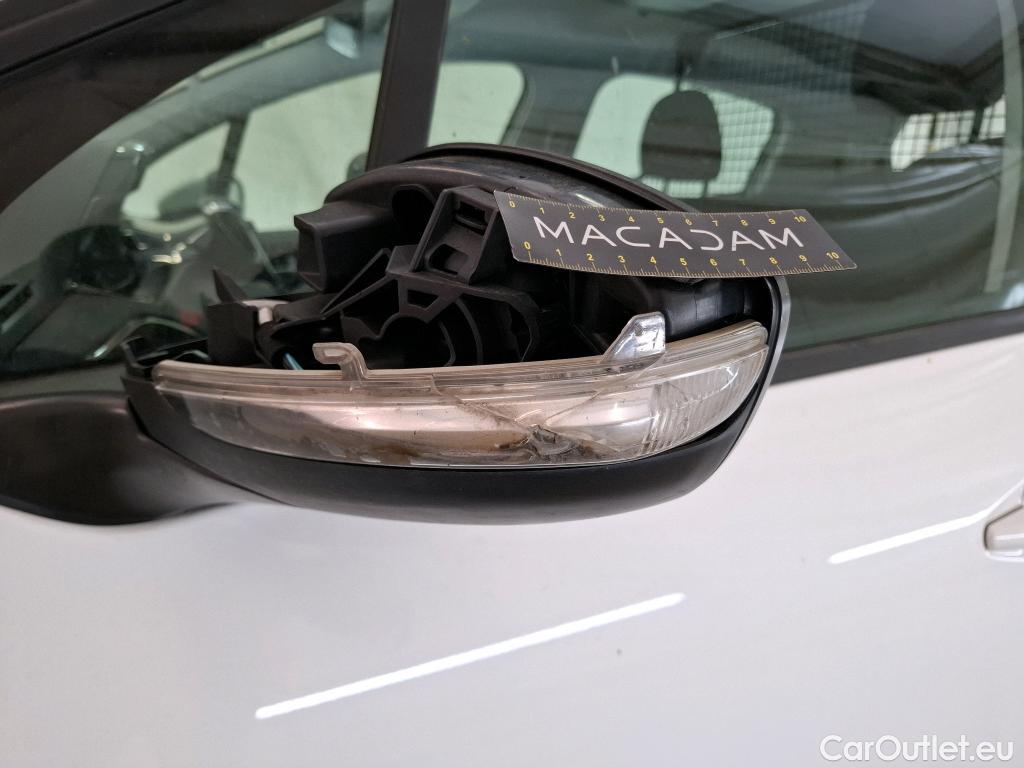  Peugeot  208  Affaire Premium Pack 1.5 HDi 100CV BVM5 E6dT #40