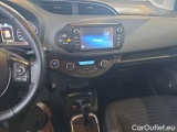  Toyota  Yaris TOYOTA  / 2017 / 5P / BERLINA 1.5 HYBRID BUSINESS #31