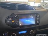  Toyota  Yaris TOYOTA  / 2017 / 5P / BERLINA 1.5 HYBRID BUSINESS #32
