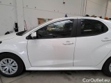  Toyota  Yaris TOYOTA  / 2020 / 5P / BERLINA HYBRID BUSINESS MY22 #88