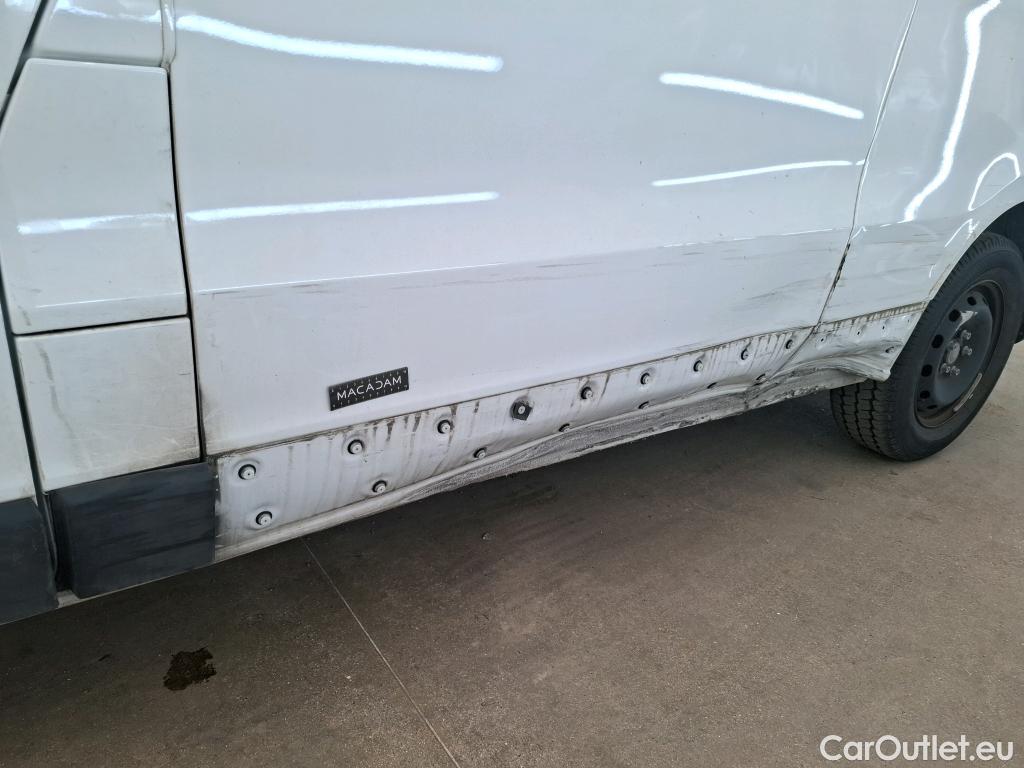  Renault  Trafic  III Fourgon L2H1 3T Confort 2.0 dCi 130CV BVM6 E6d #107