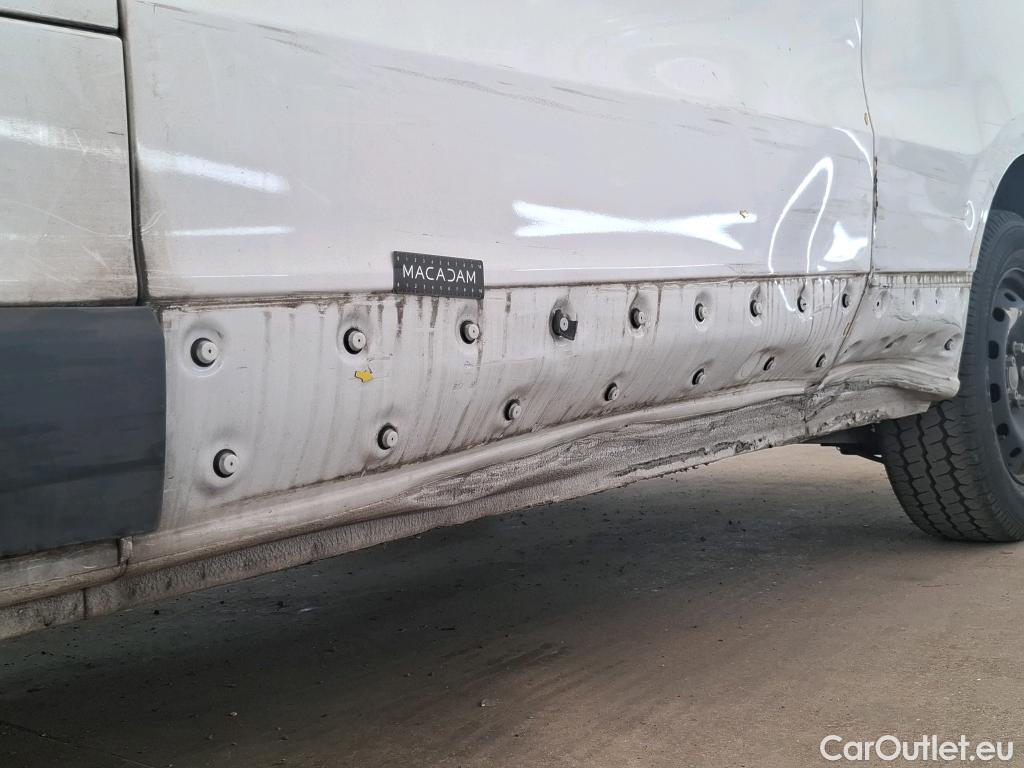 Renault  Trafic  III Fourgon L2H1 3T Confort 2.0 dCi 130CV BVM6 E6d #15