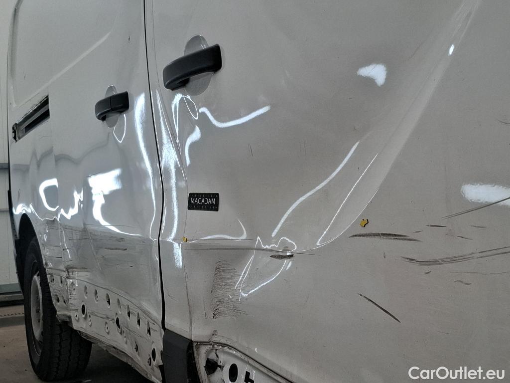  Renault  Trafic  III Fourgon L2H1 3T Confort 2.0 dCi 130CV BVM6 E6d #42